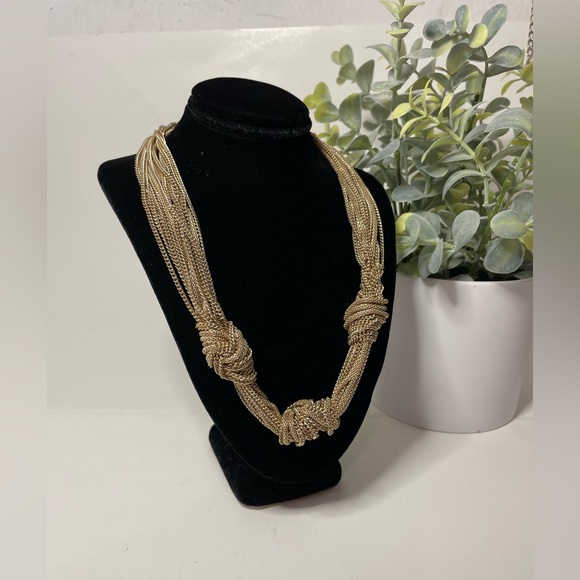 WOMEN'S GOLD KNOT NECKLACE with lobster clasp 18' - Picture 4 of 16
